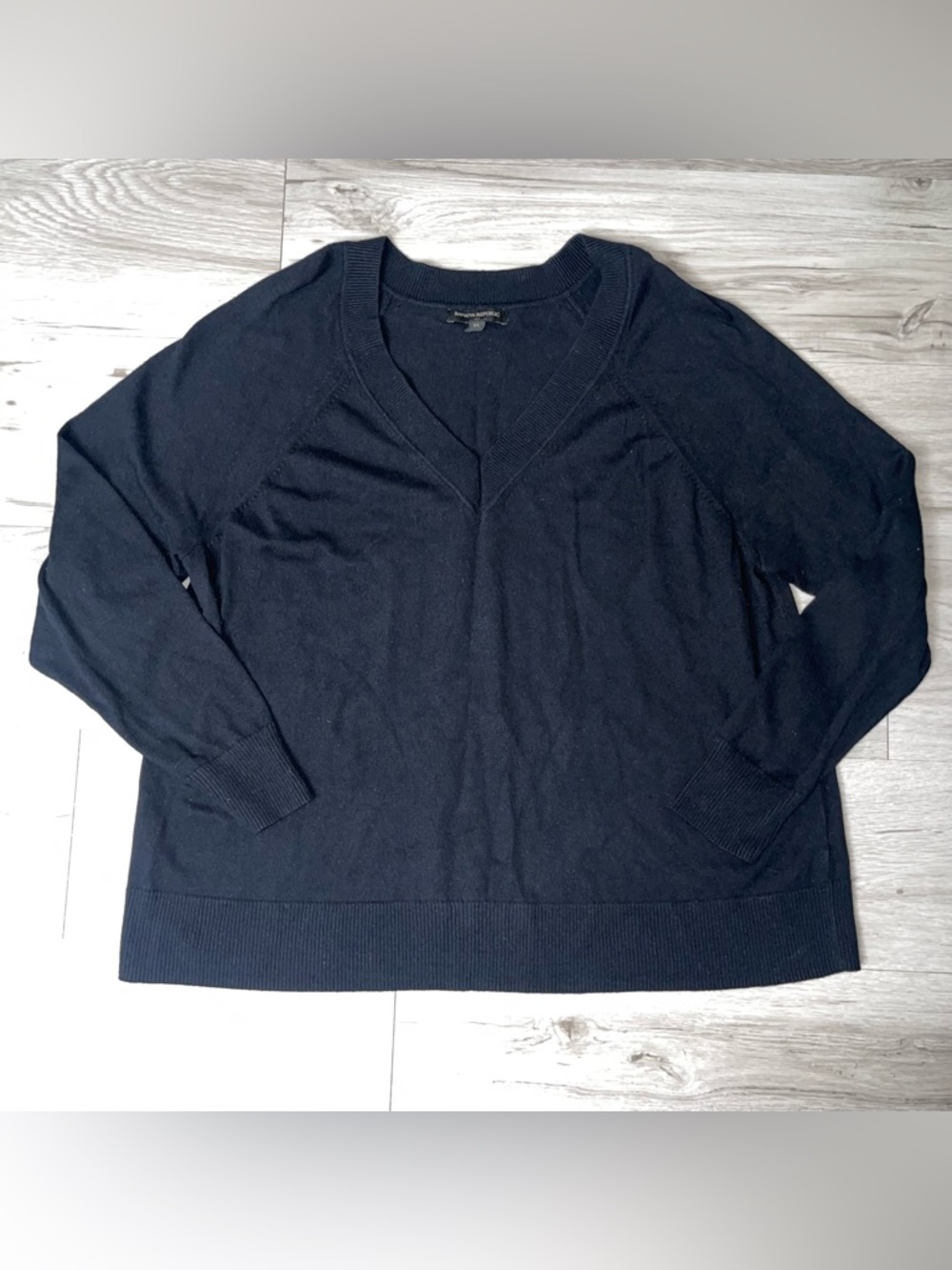 Banana Republic V-neck Sweater XL Cozy Cabincore Minimal Knit Business Casual